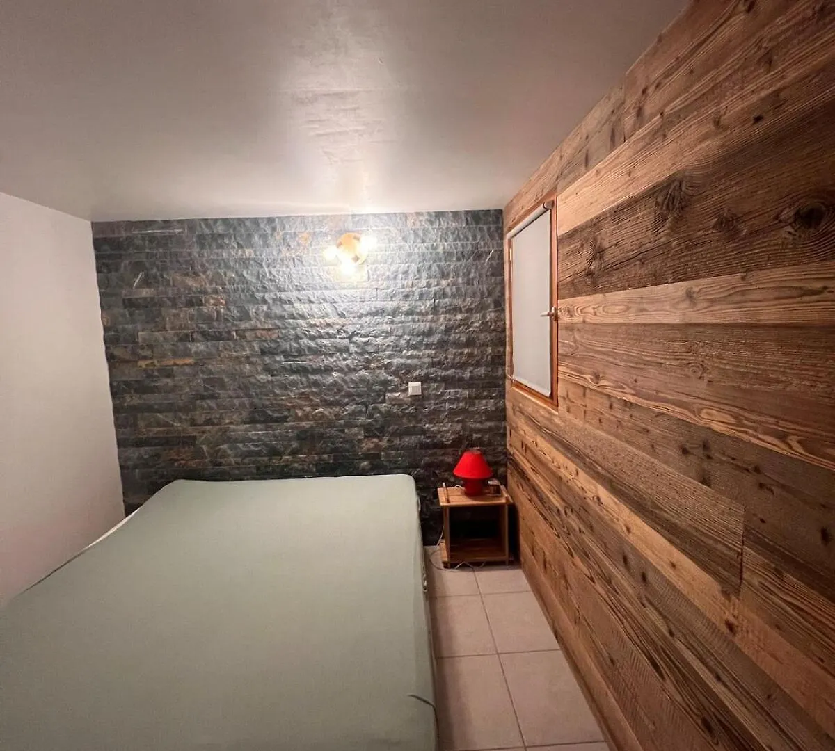 Appartement En Rez De Jardin La Roche-de-Rame 0*,